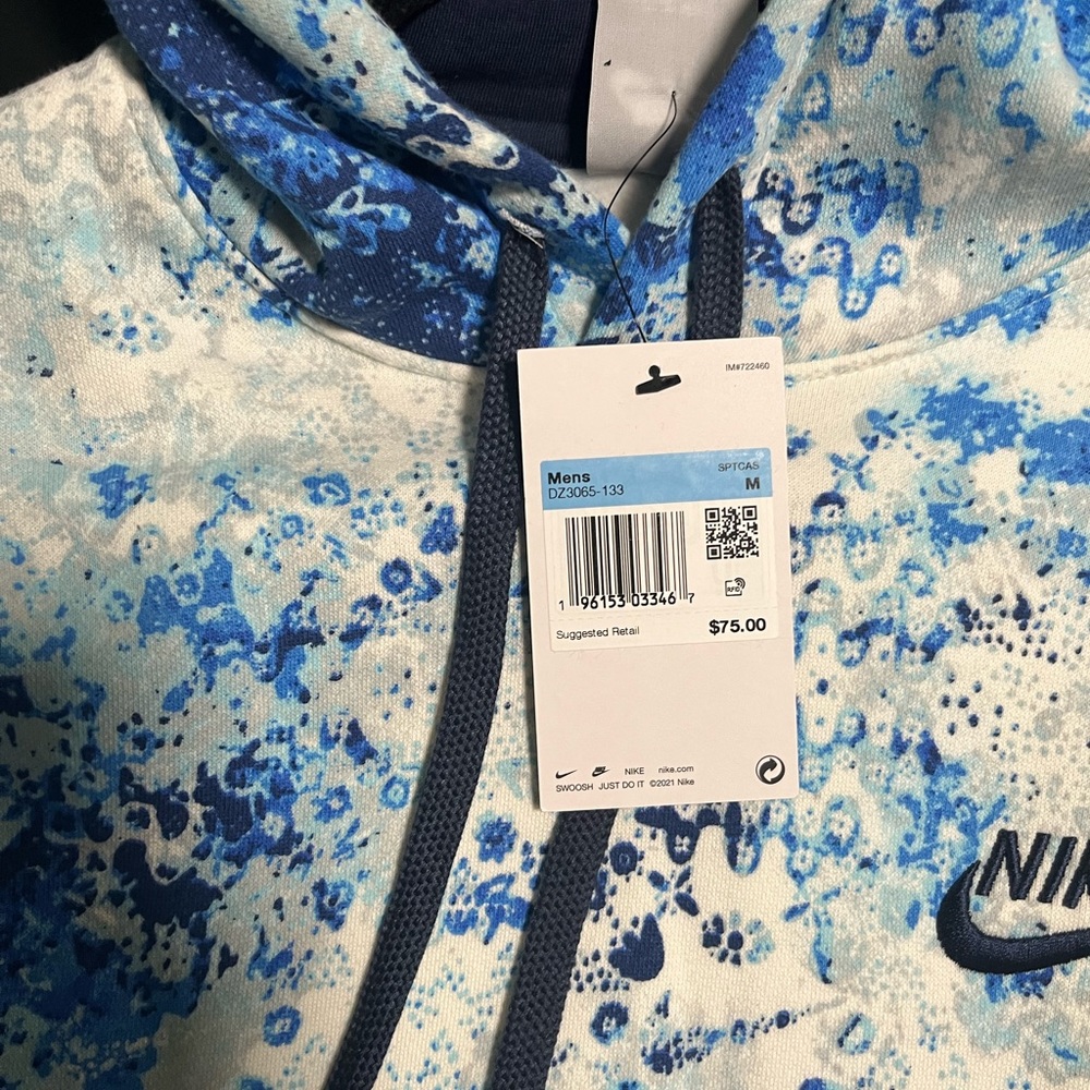Nike Men’s hoodie Size : Medium